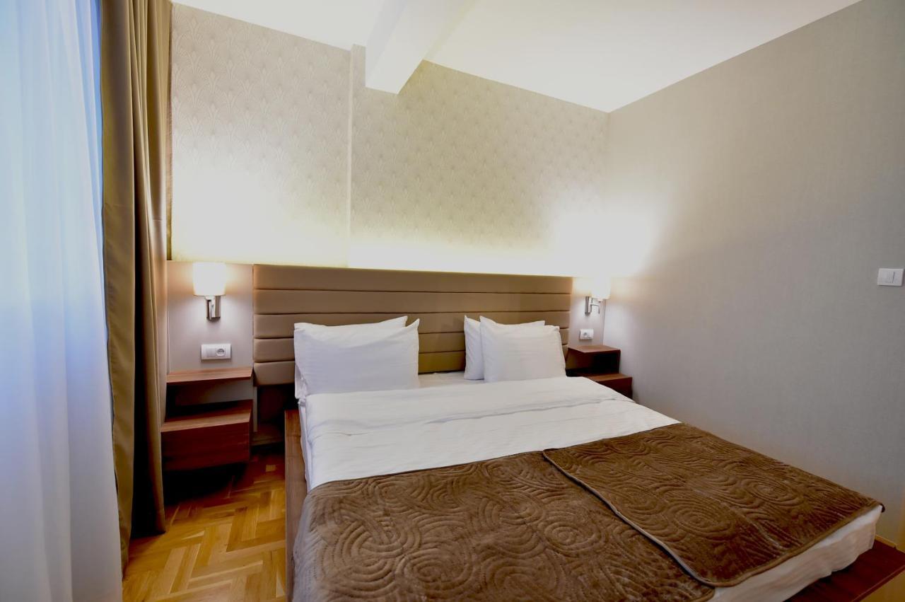 Sky lux apartman Gornji Milanovac Extérieur photo